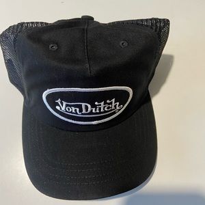 New! Black Von Dutch Trucker hat
